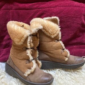 Born Vintage Shearling Suede Winter Boots I Toggle-button, Fur-Lined, Size 8.5